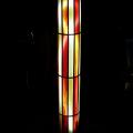 Lampe colonne lumineuse en vitrail sur mesure