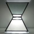 Lampe vitrail moderne forme sablier carré
