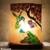 Lampe en verre colorée sur mesure motif grenouille et colibri